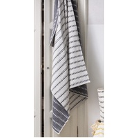 GREY/LIGHT GREY SQUARES IN LINES DECO THROW